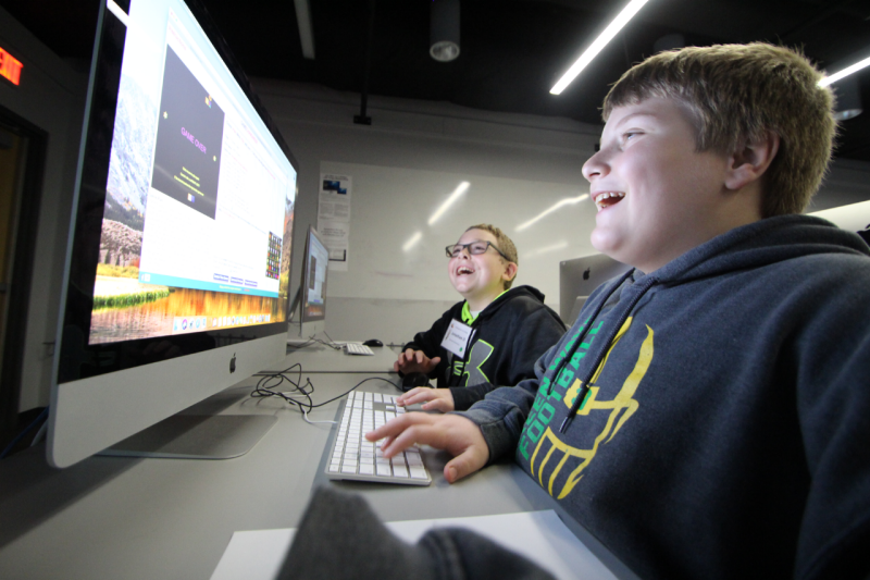 Students learn GameChangineer