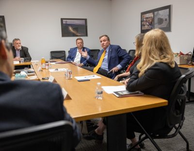 Sen. Warner meets with academic and executives from Virginia Tech about the potential growth opportunities from the CHIPS Act.